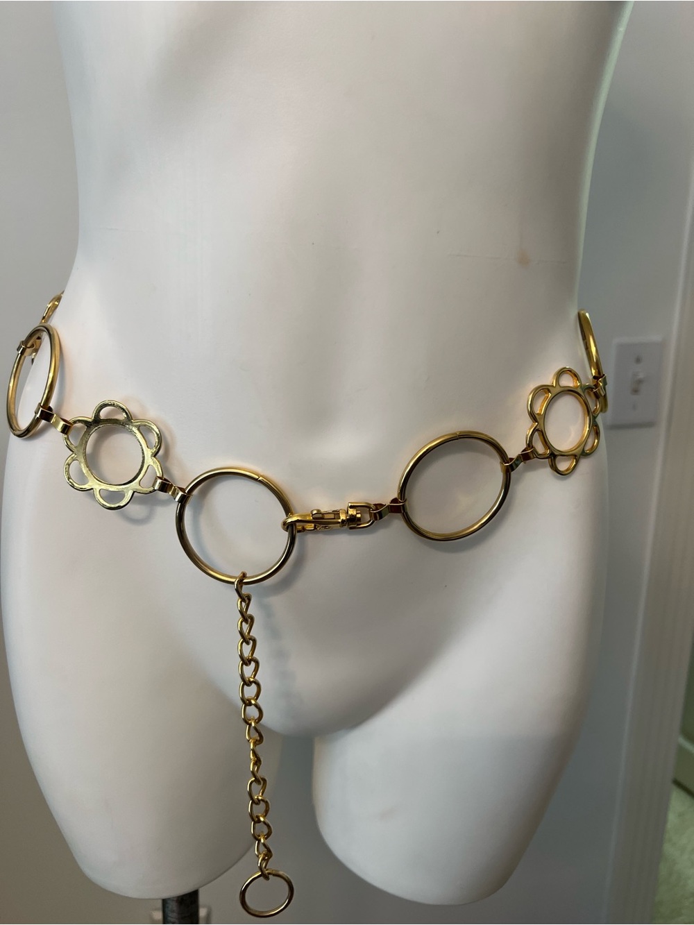 Vintage Gold Tone Metal Circle Flower Link Chain Belt 31” Adjustable